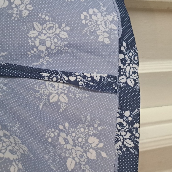 Homemade Vintage Blouse - Size Small - Blue and White Floral Dot Button Down - Picture 8 of 8